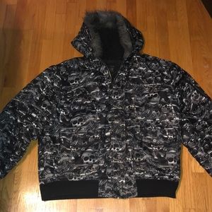 Skull and crossbones winter jacket men’s size XL